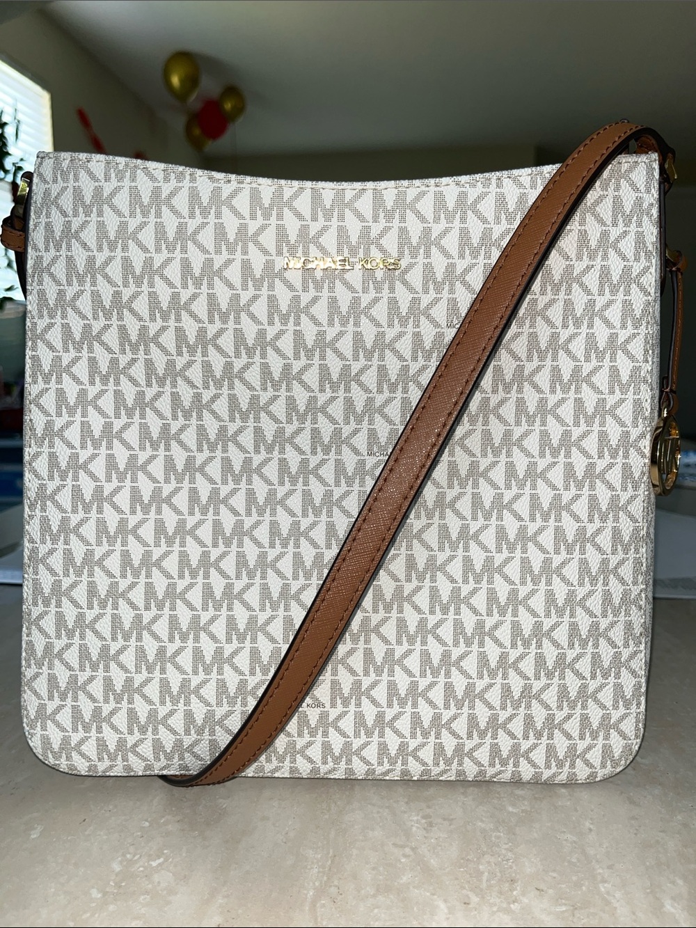 MICHAEL KORS JET SET LARGE Messenger Bag/Crossbody with Brown Strap